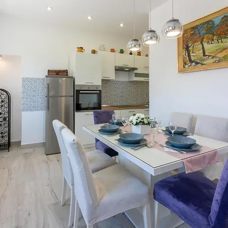 بيت للعطل House Tinac تْسْغيكفانِتْسا