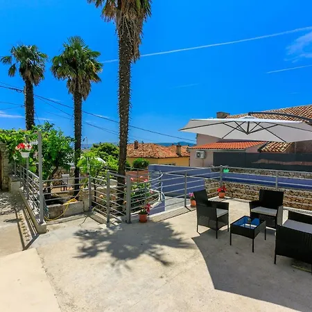 House Tinac تْسْغيكفانِتْسا