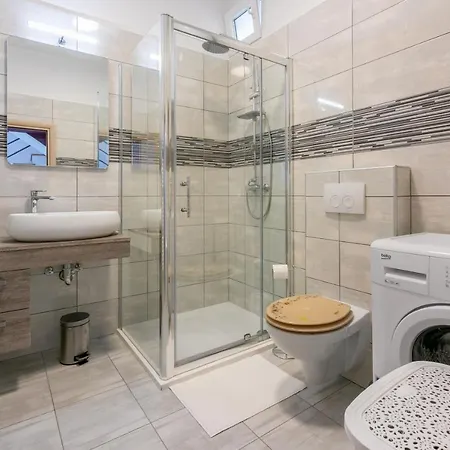 House Tinac بيت للعطل