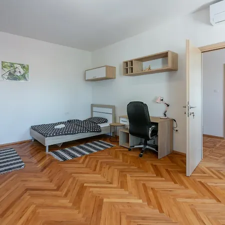 House Tinac