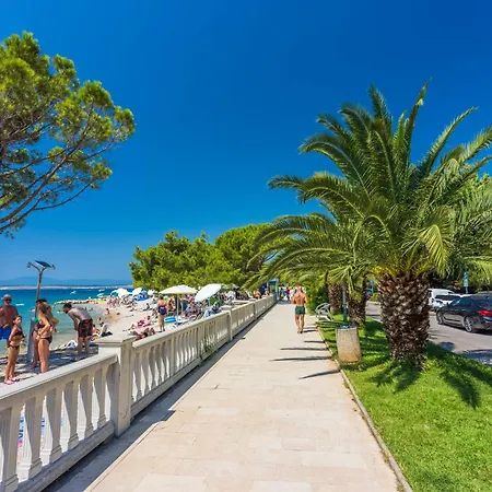 House Tinac Semesterbostad *