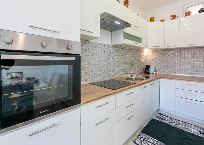 Semesterbostad House Tinac *