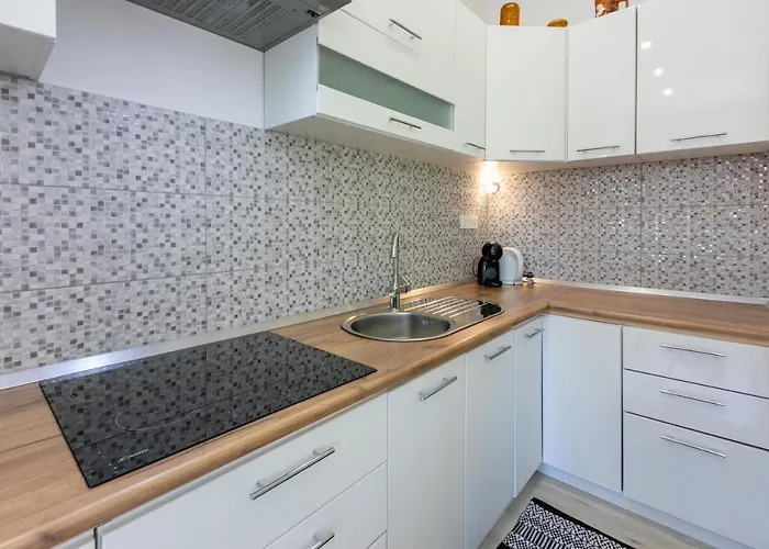 House Tinac Semesterbostad *