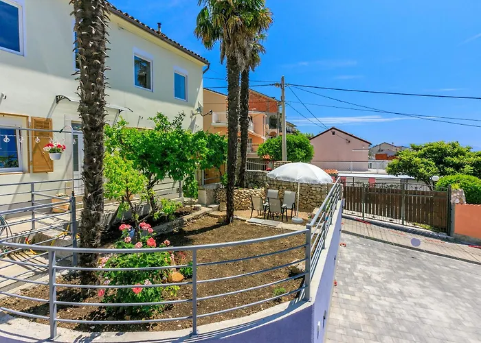 펜션 House Tinac *